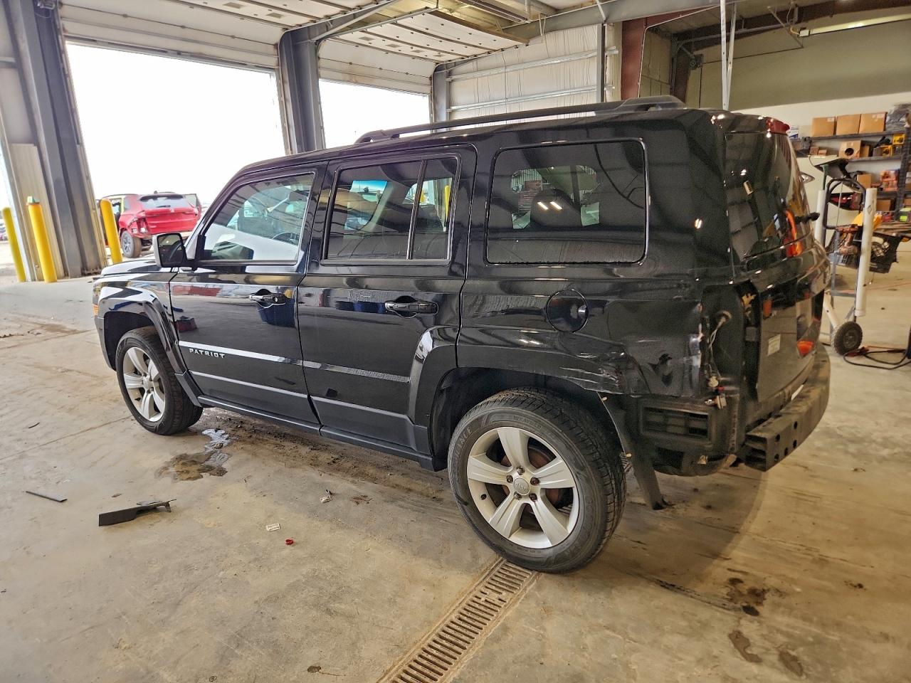 2014 JEEP PATRIOT LATITUDE photo 2