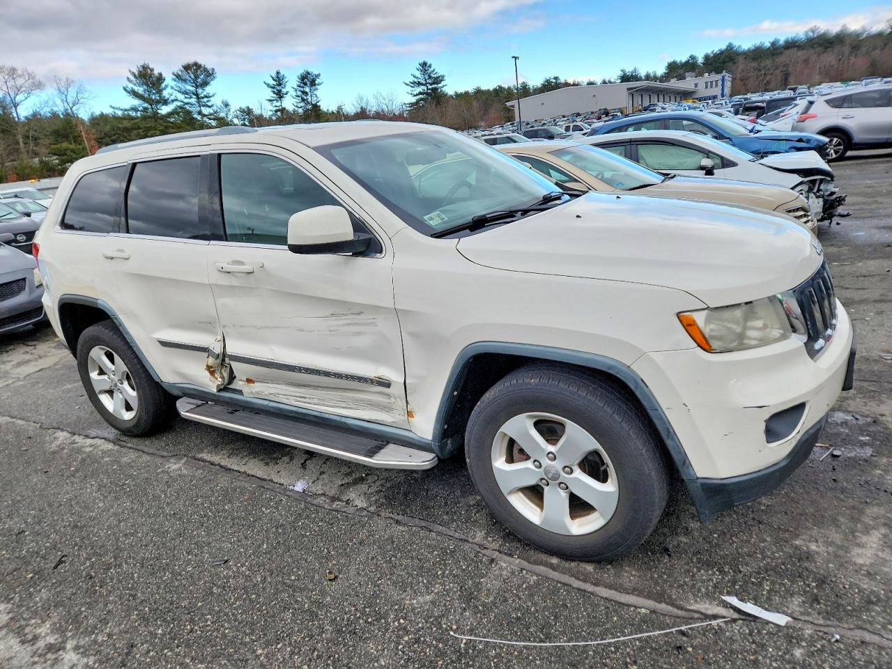 2012 JEEP GRAND CHEROKEE LAREDO photo 4