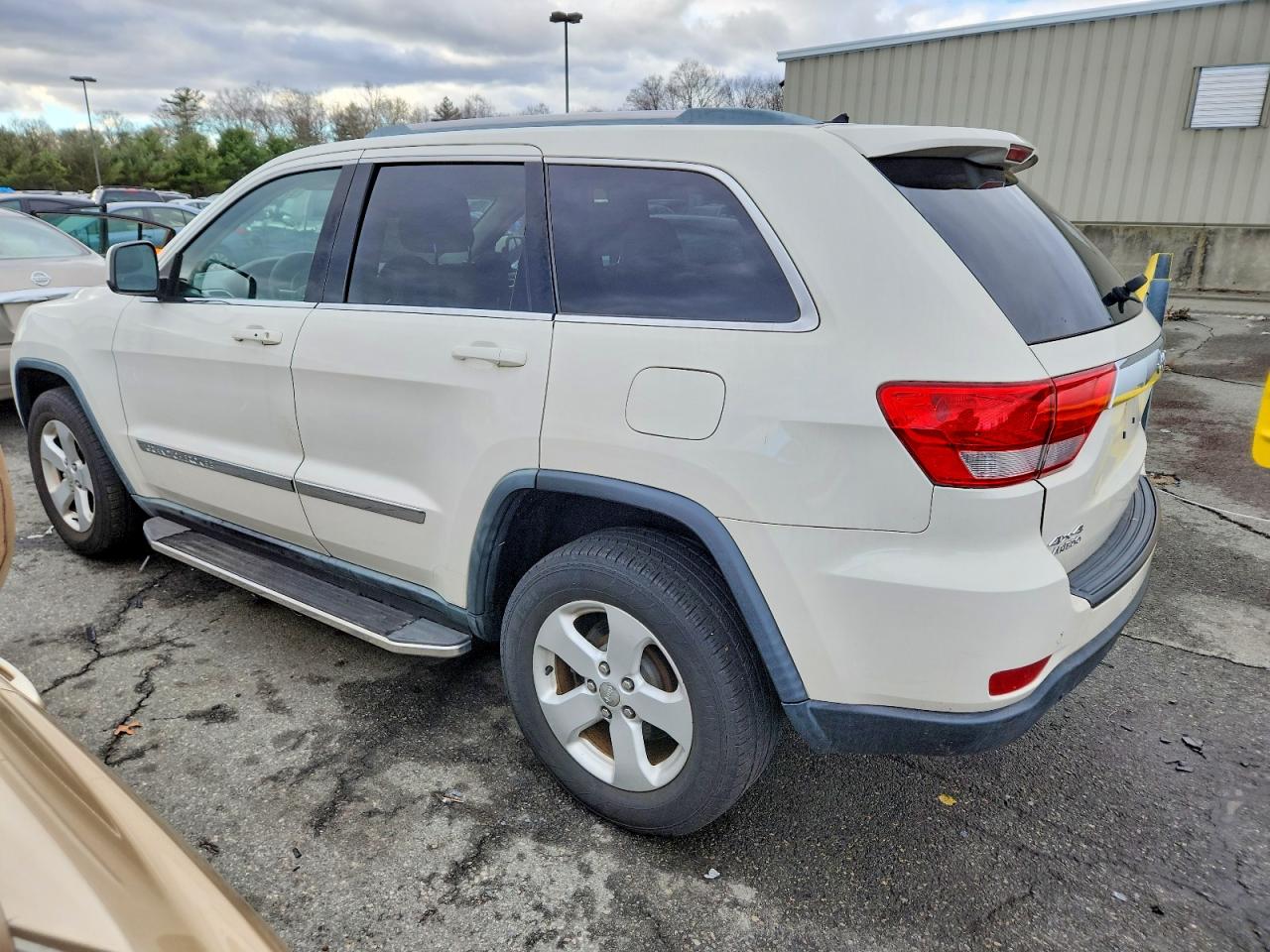 2012 JEEP GRAND CHEROKEE LAREDO photo 2