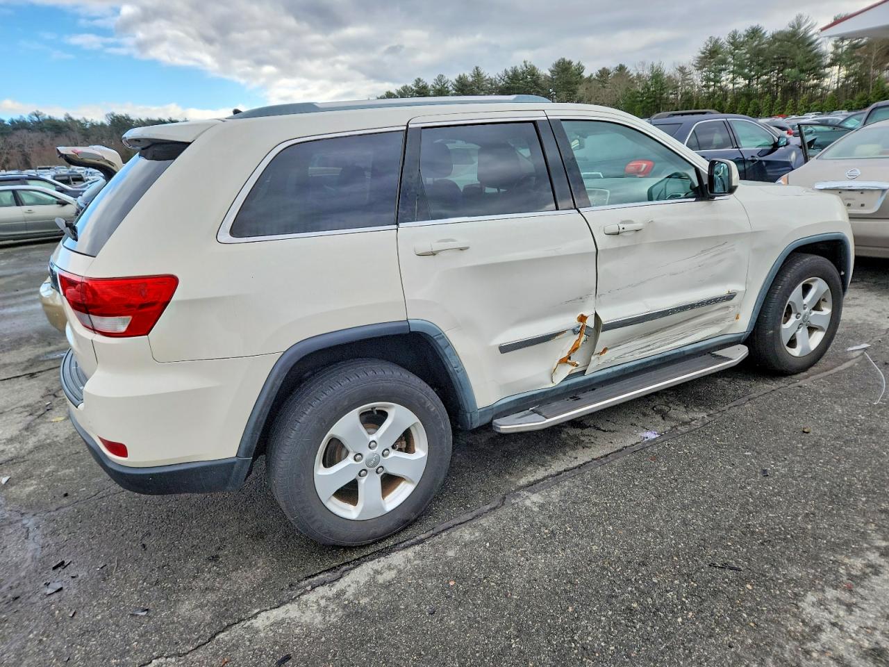 2012 JEEP GRAND CHEROKEE LAREDO photo 3