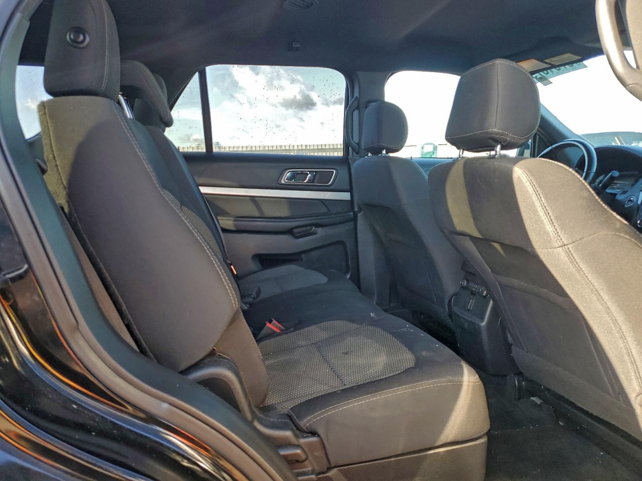 2017 FORD EXPLORER XLT photo 21