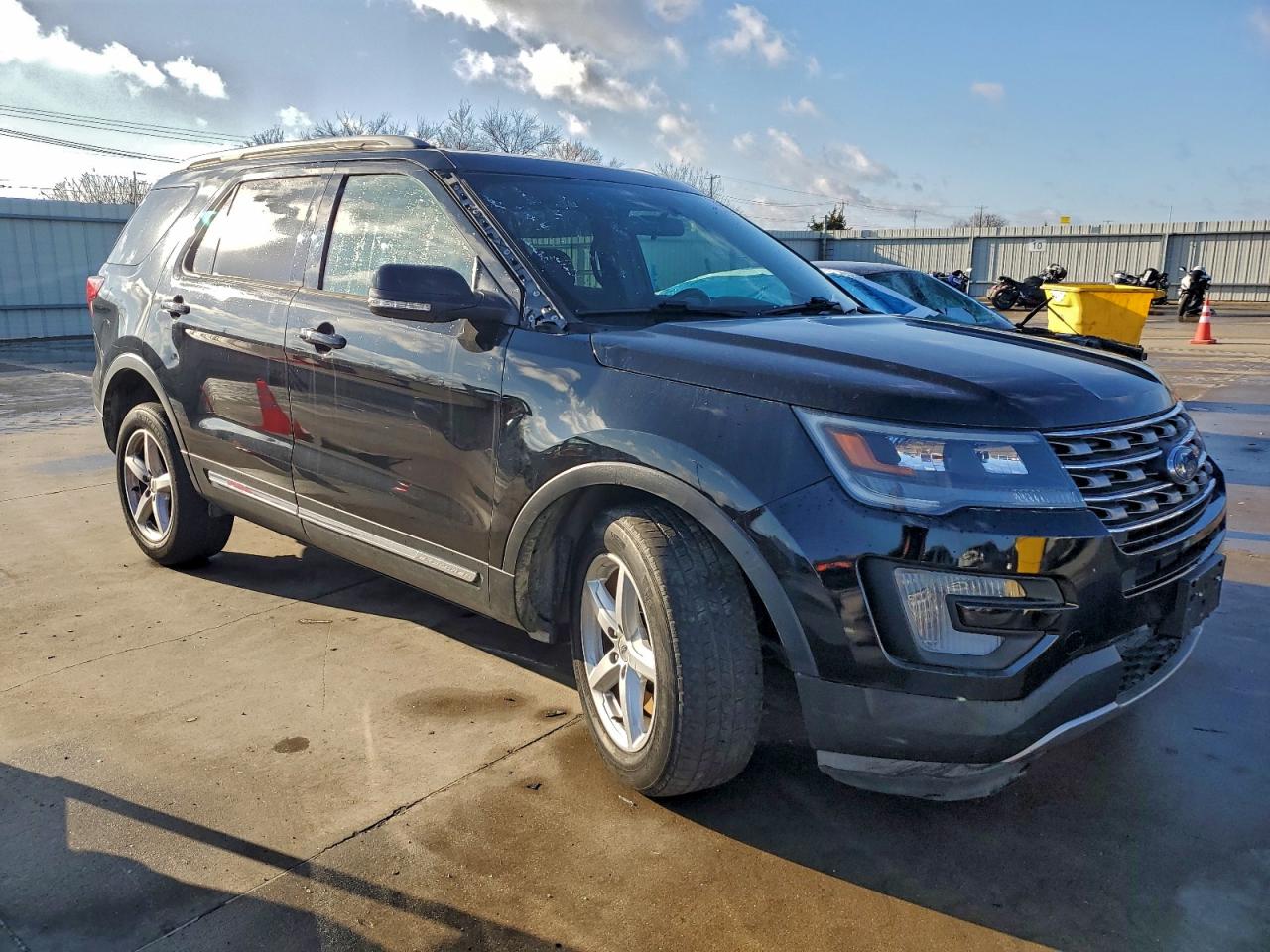 2017 FORD EXPLORER XLT photo 7
