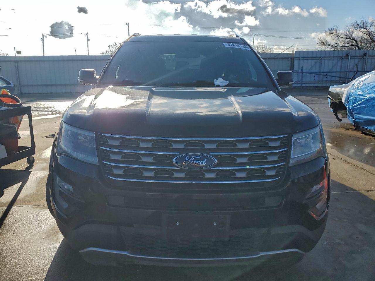 2017 FORD EXPLORER XLT photo 9