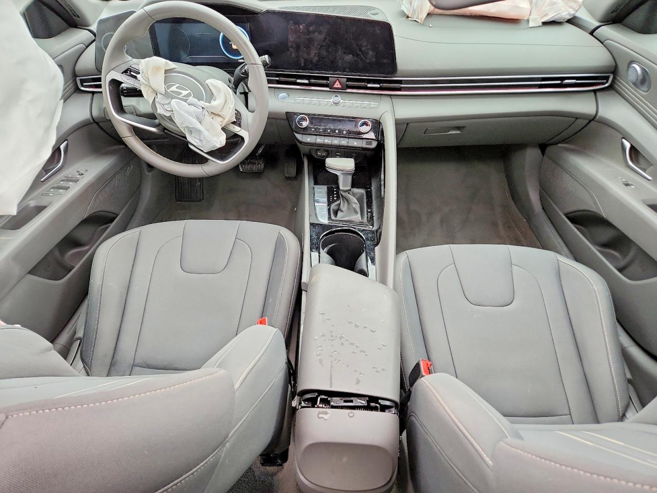 2024 HYUNDAI ELANTRA SEL photo 15