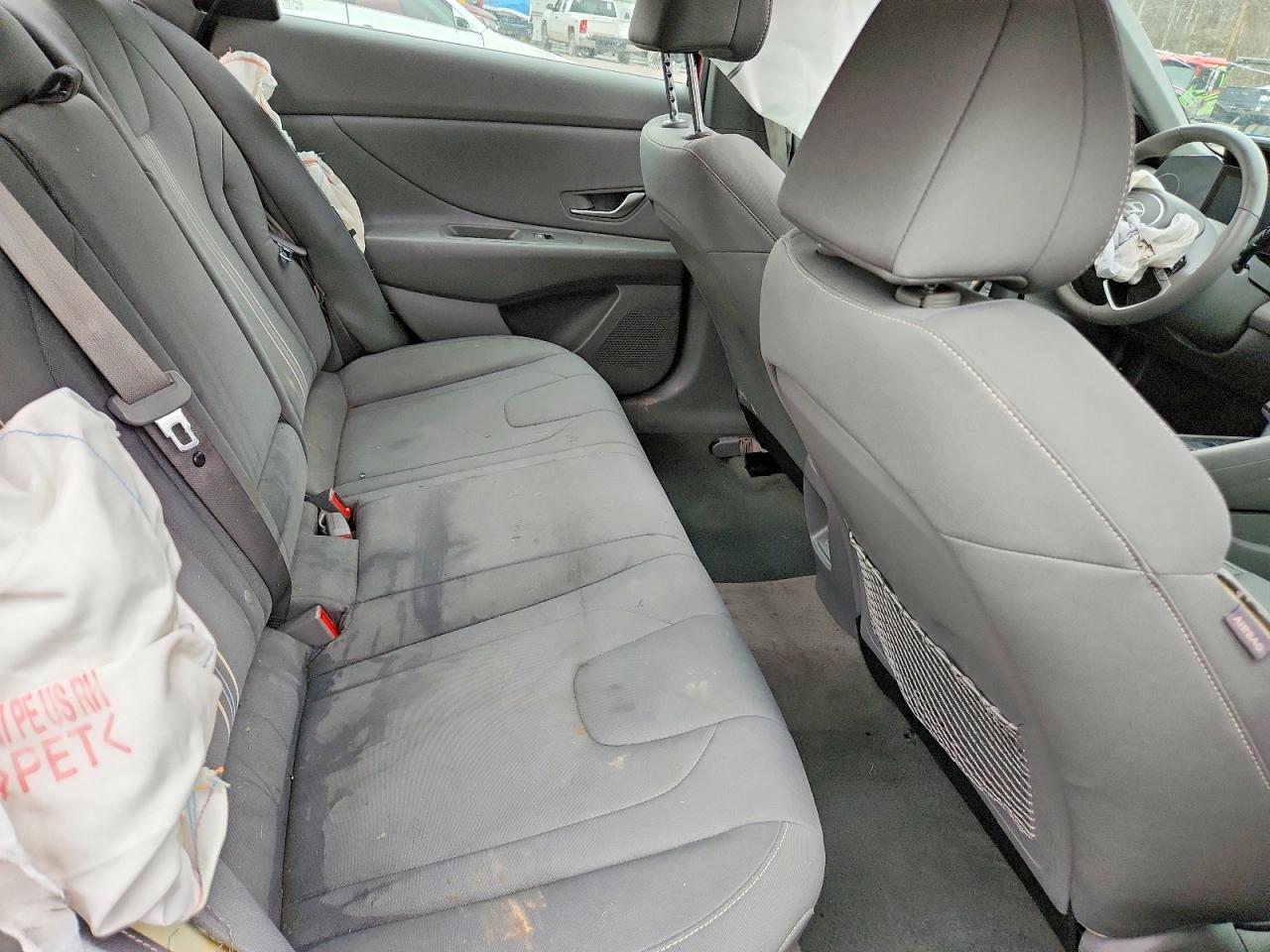 2024 HYUNDAI ELANTRA SEL photo 19