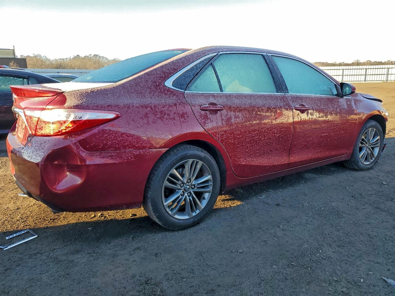 2017 TOYOTA CAMRY SE photo 3