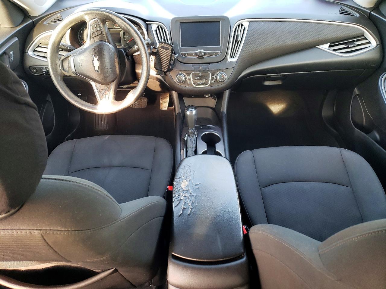 2018 CHEVROLET MALIBU LS photo 8