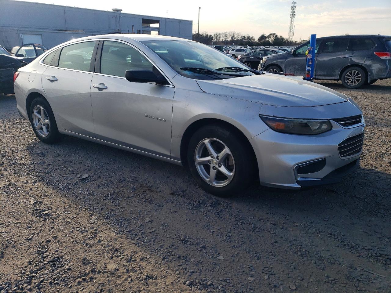 2018 CHEVROLET MALIBU LS photo 4