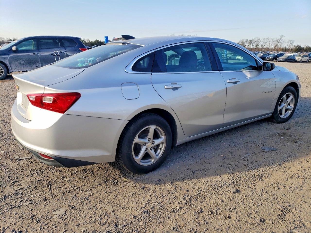 2018 CHEVROLET MALIBU LS photo 3