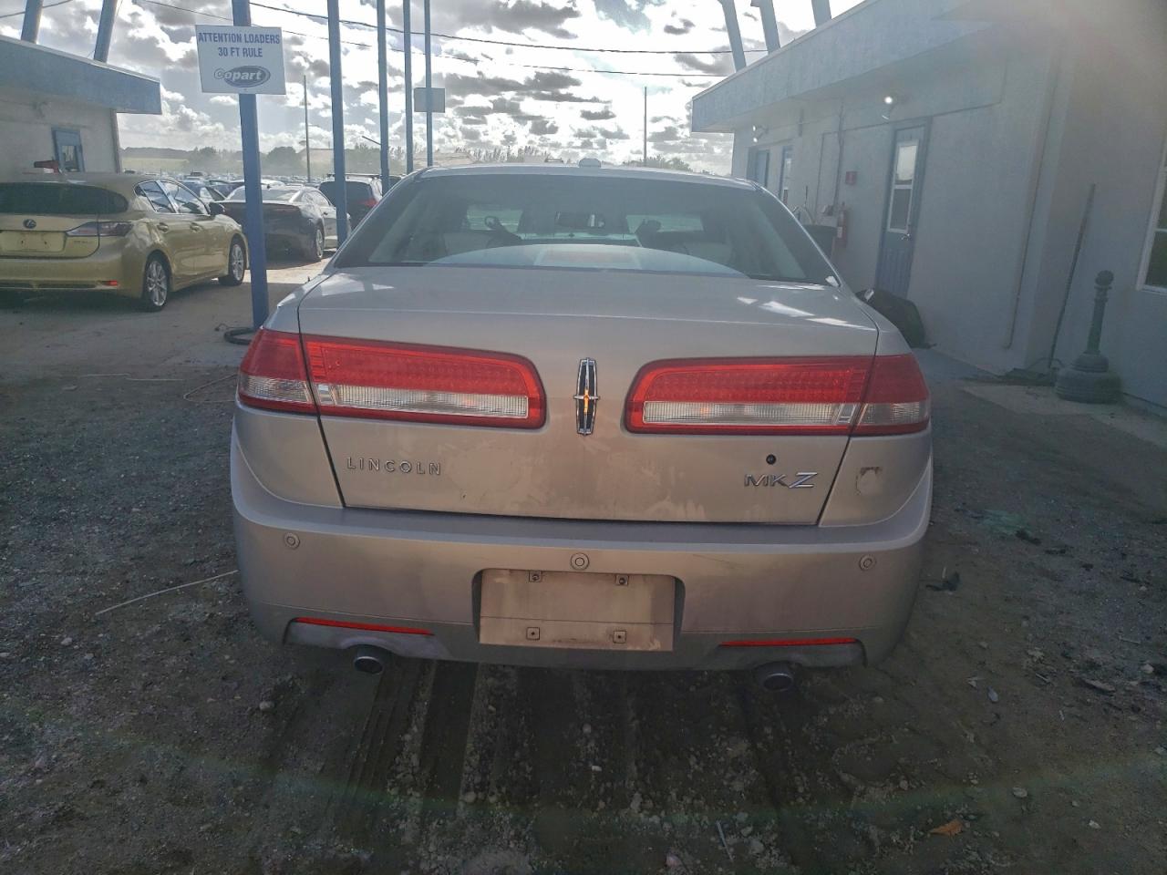 2010 LINCOLN MKZ photo 6