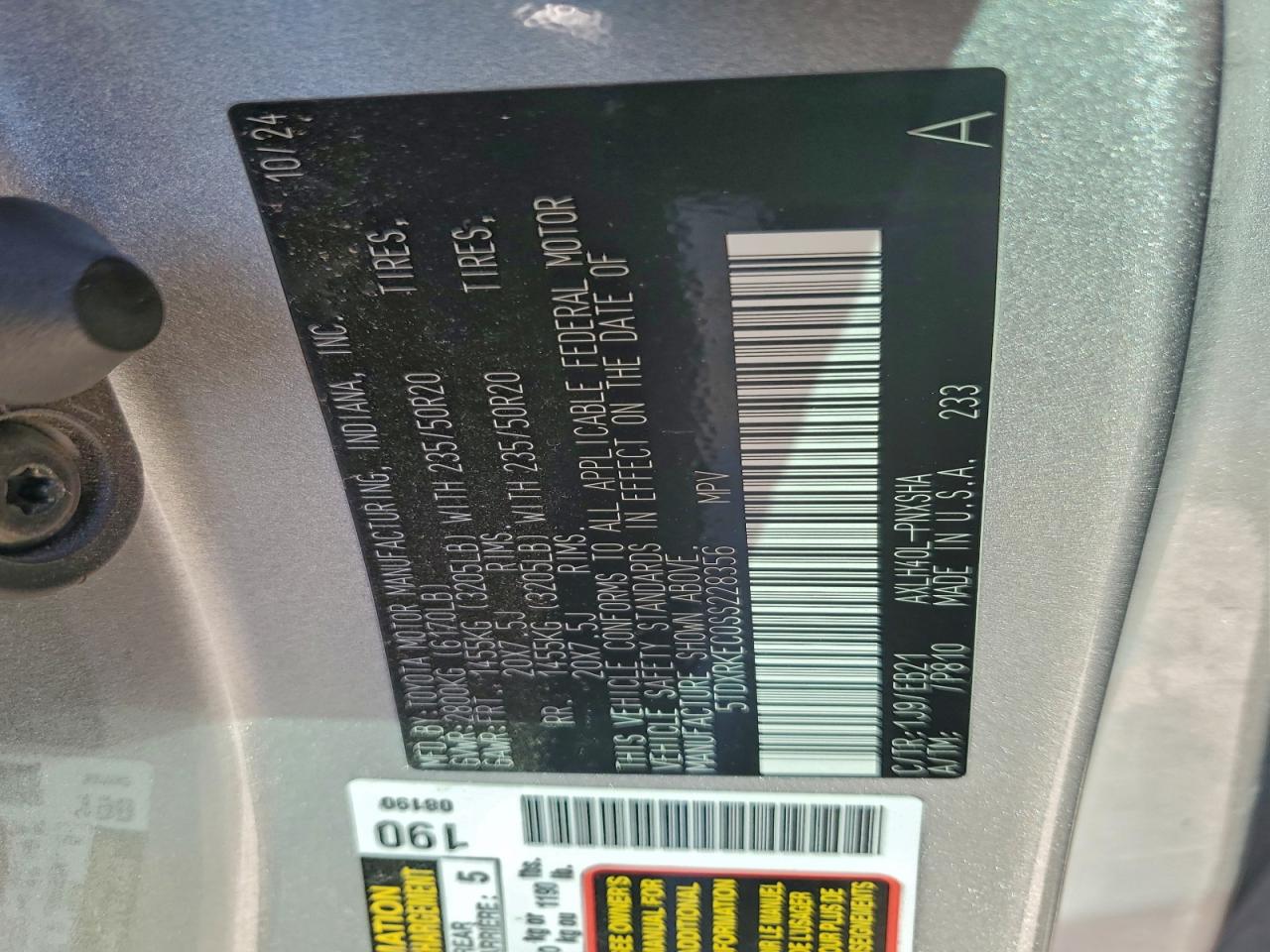 2025 TOYOTA SIENNA XSE photo 13