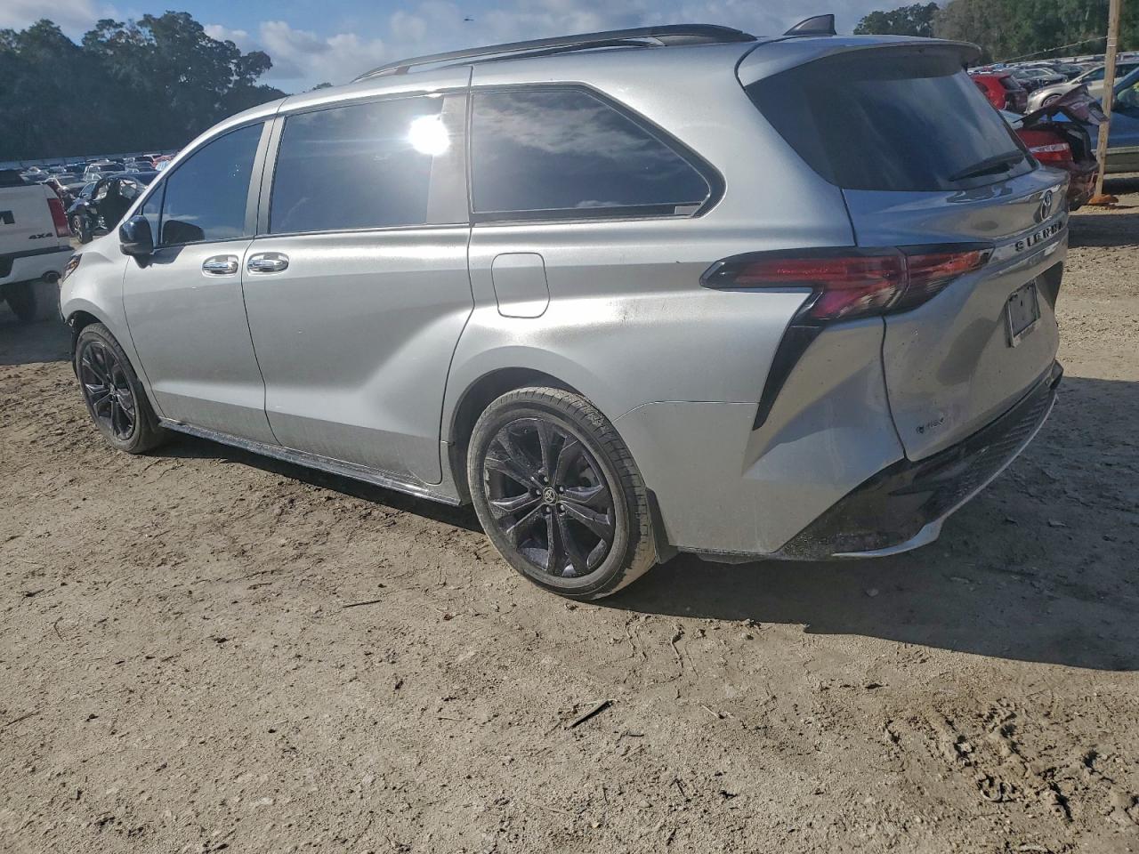 2025 TOYOTA SIENNA XSE photo 2