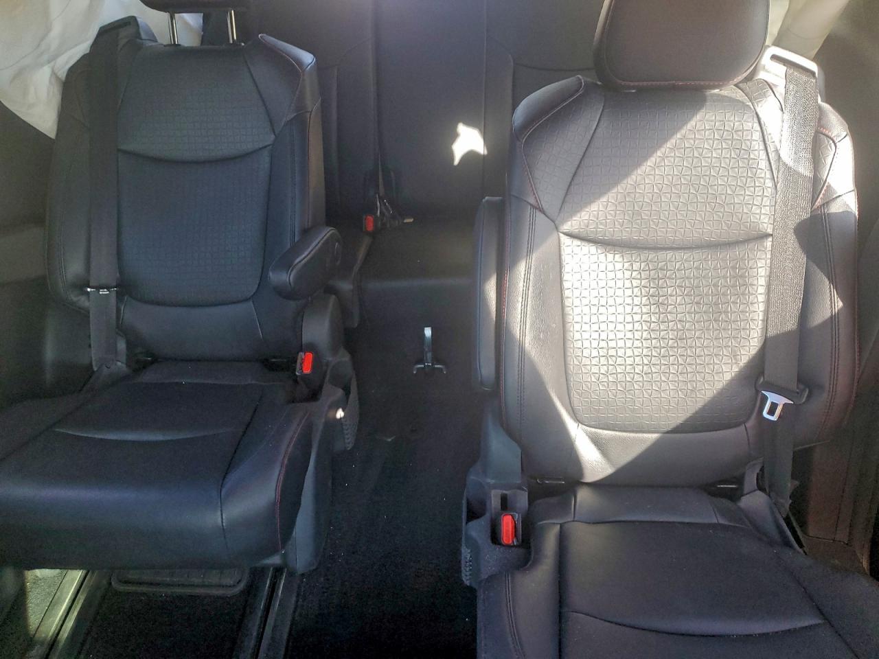 2025 TOYOTA SIENNA XSE photo 10