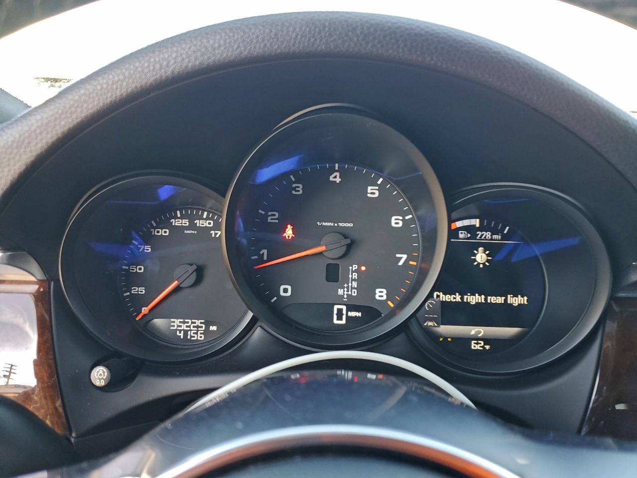 2018 PORSCHE MACAN photo 9