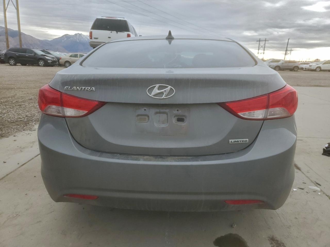 2013 HYUNDAI ELANTRA GLS photo 6