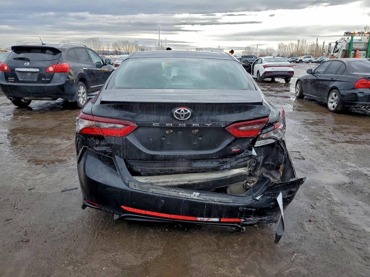 2022 TOYOTA CAMRY SE photo 16