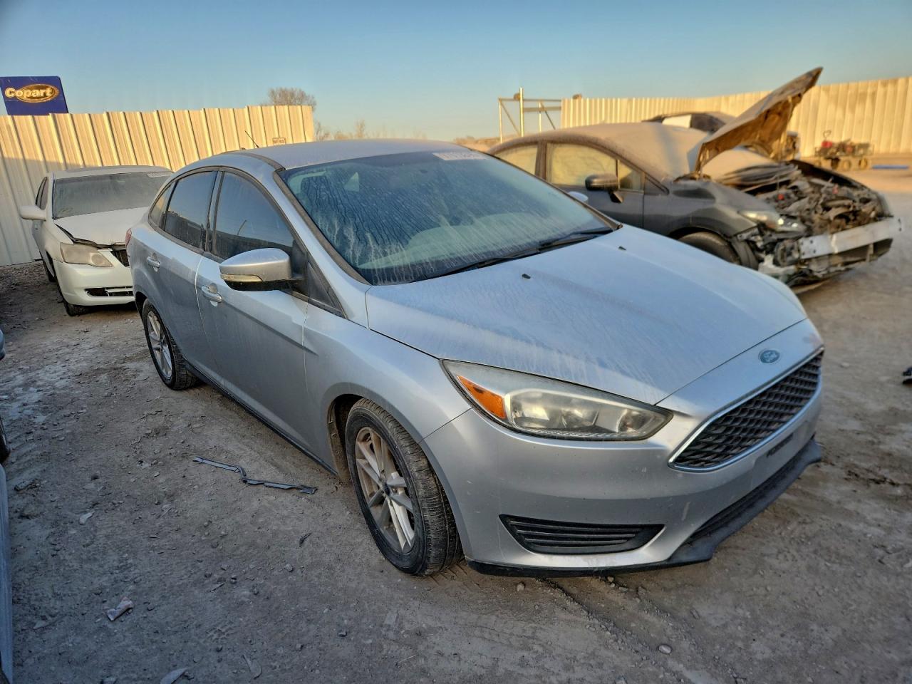 2017 FORD FOCUS SE photo 4
