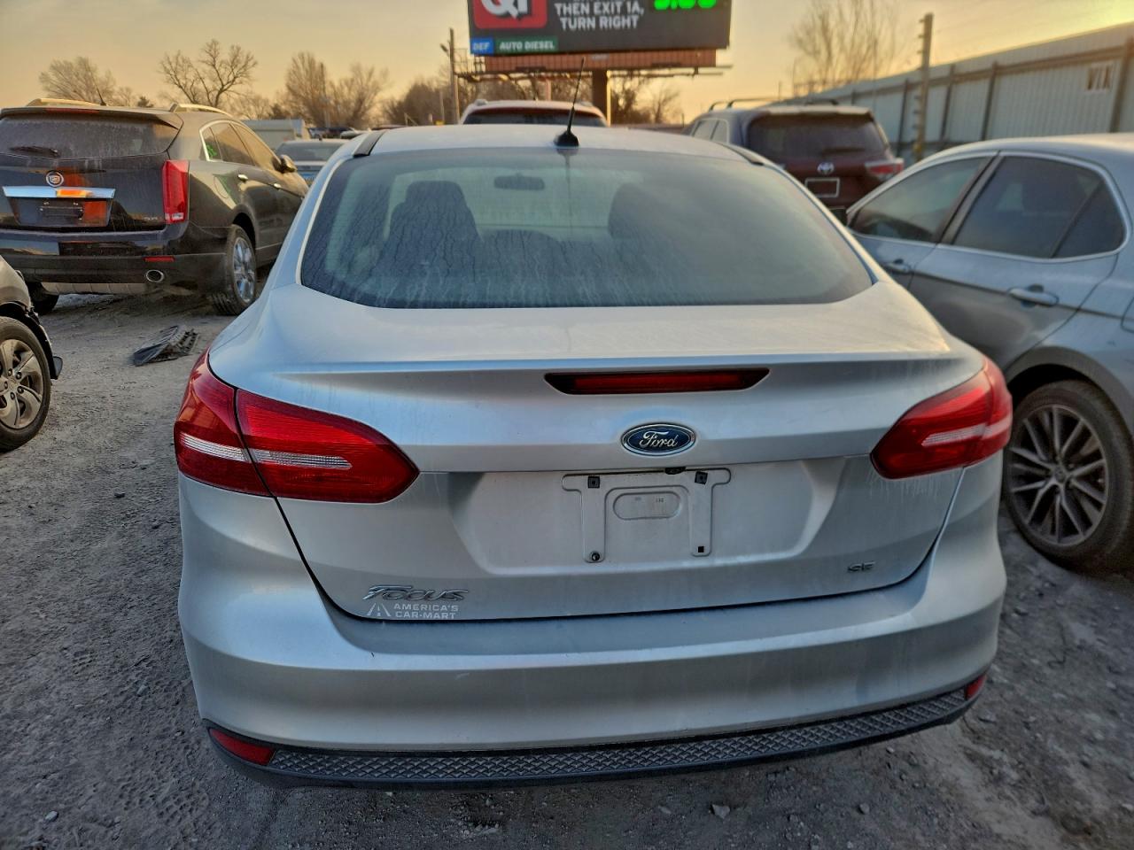 2017 FORD FOCUS SE photo 6