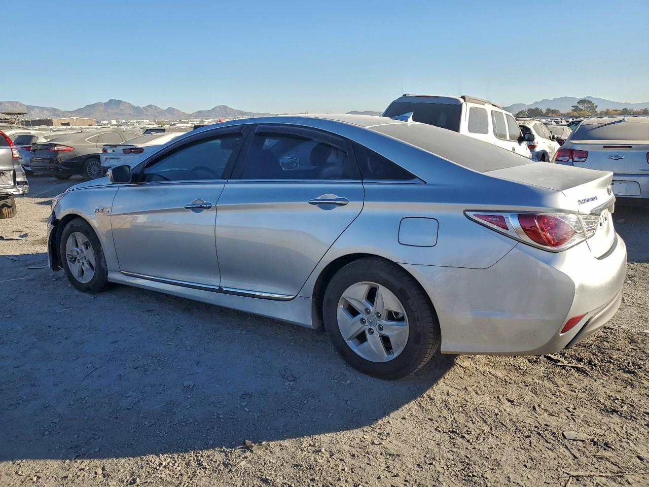 2012 HYUNDAI SONATA HYBRID photo 2