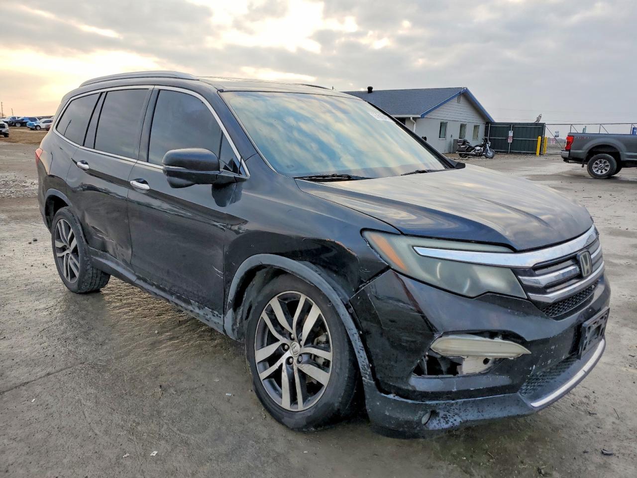 2016 HONDA PILOT TOURING photo 4