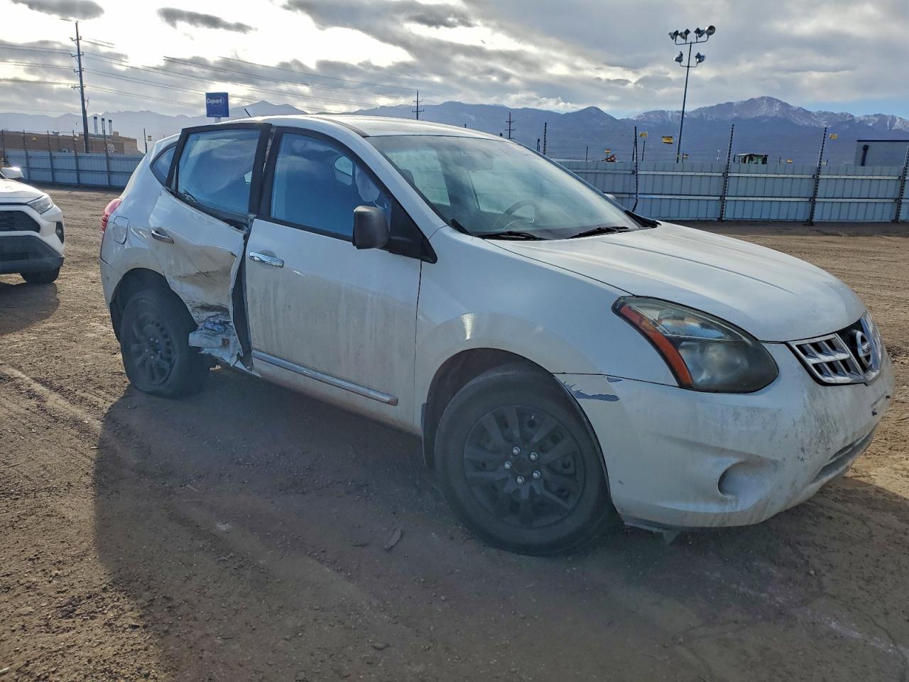 2015 NISSAN ROGUE SELECT S photo 4