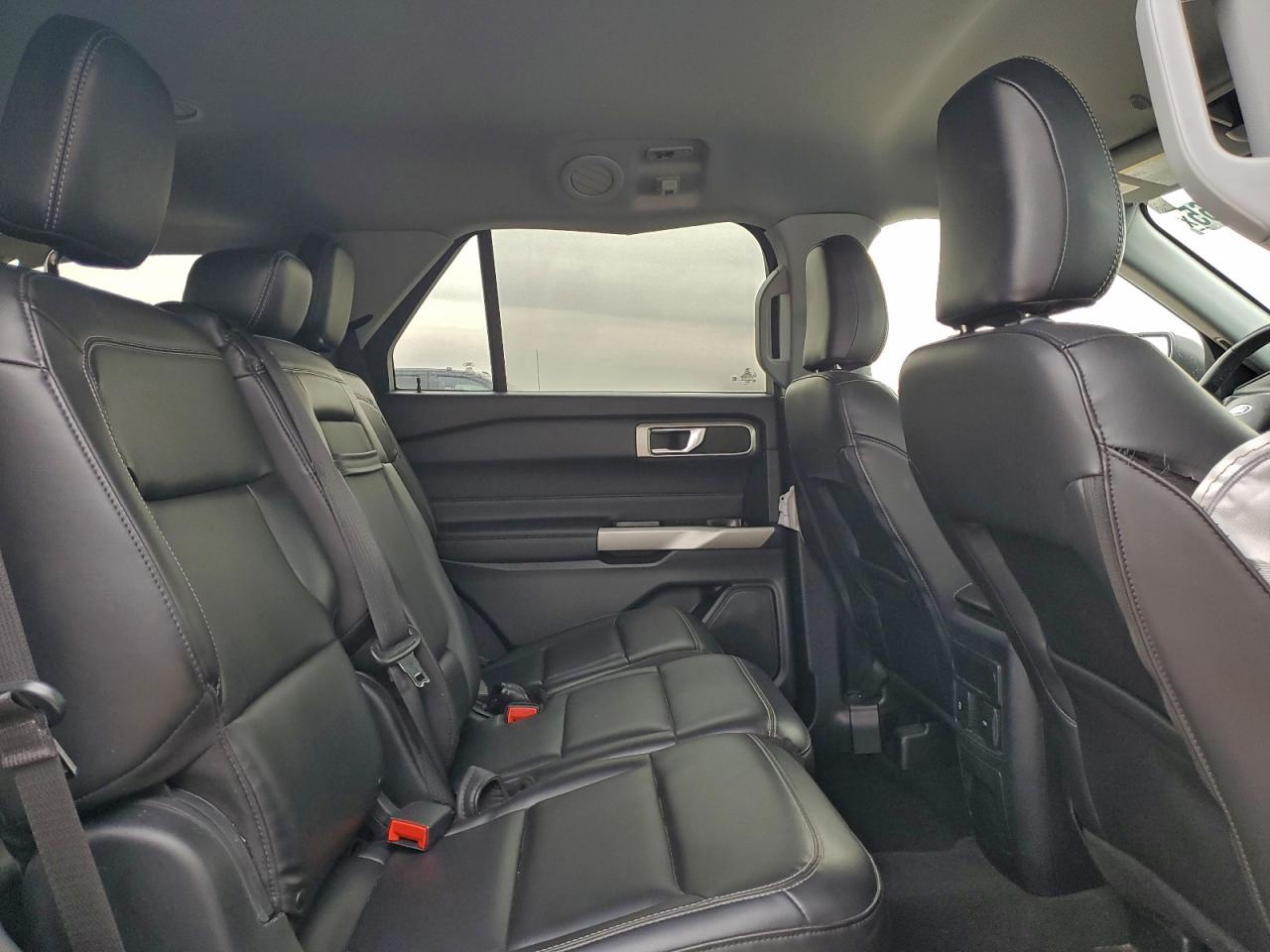 2023 FORD EXPLORER XLT photo 11