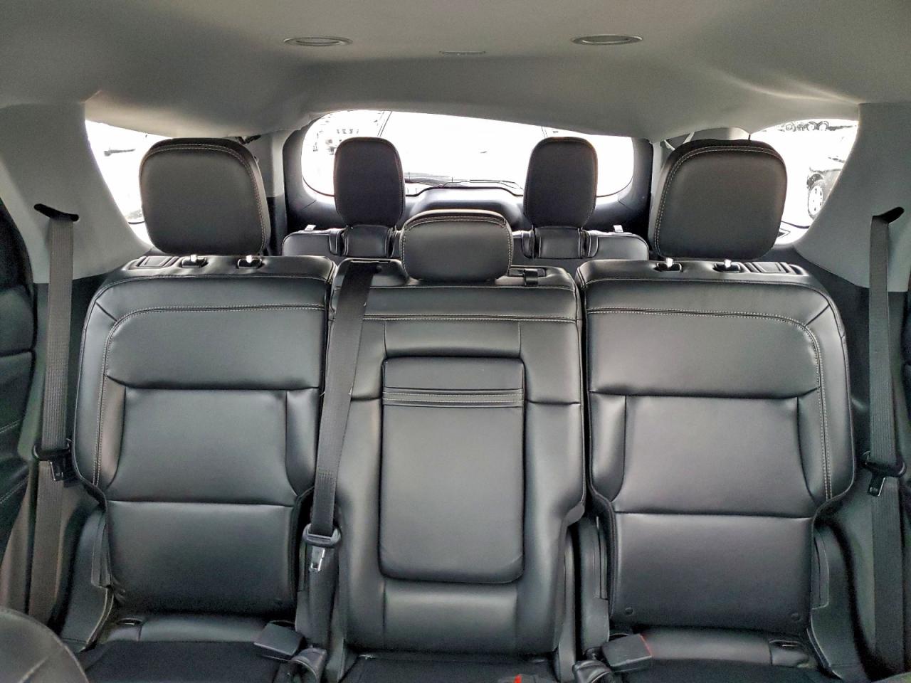 2023 FORD EXPLORER XLT photo 10