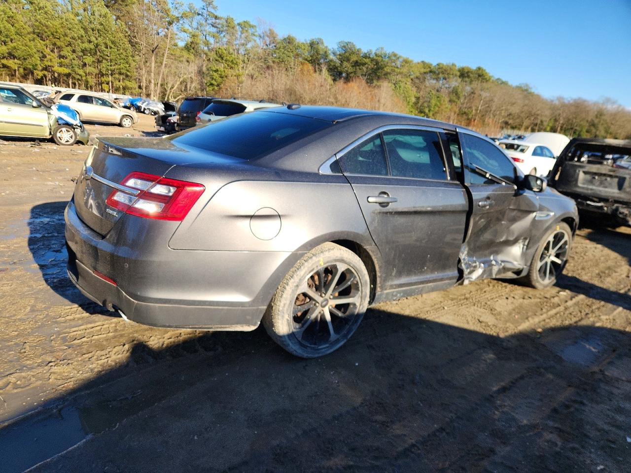 2015 FORD TAURUS SEL photo 3