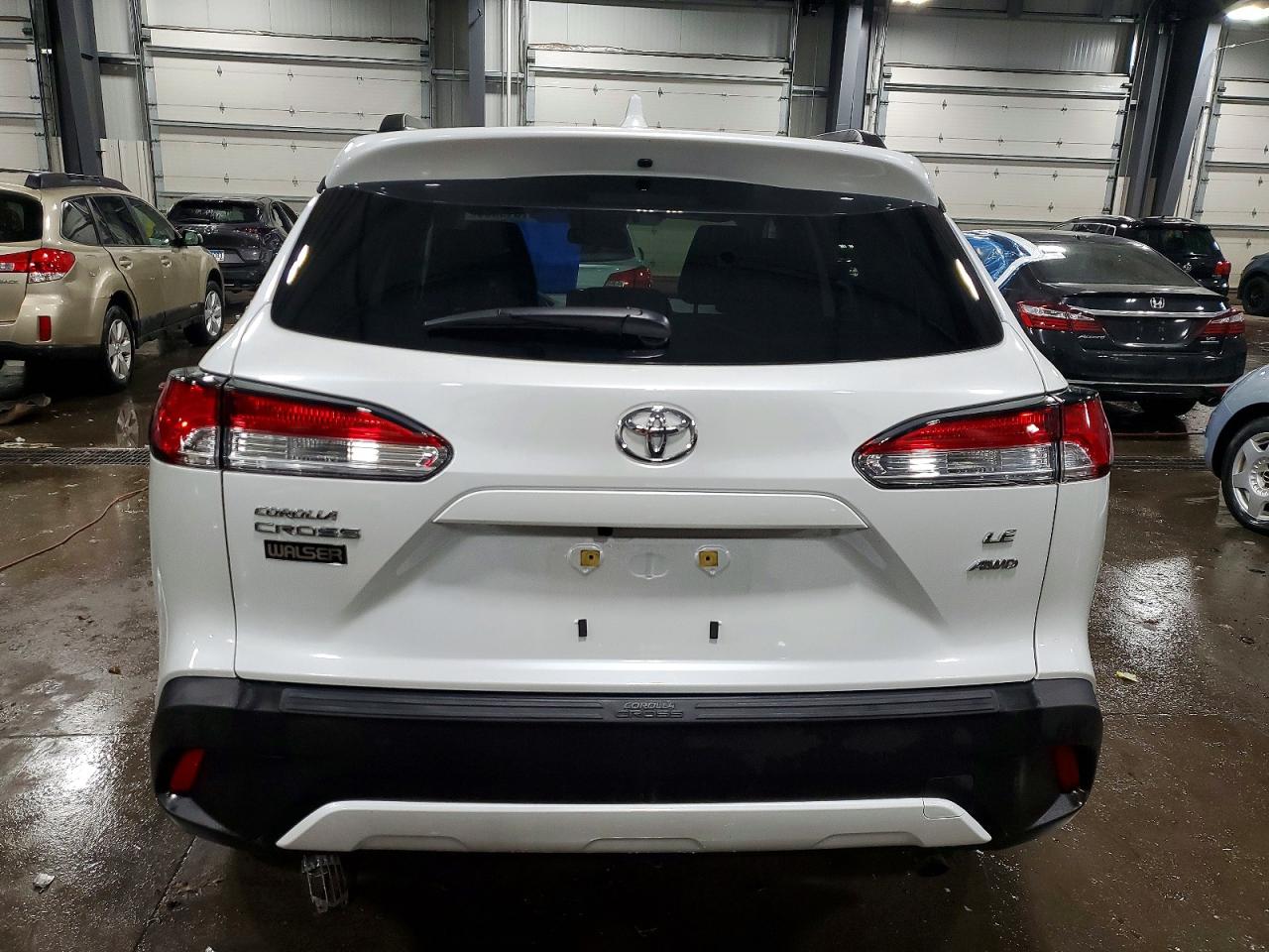 2023 TOYOTA COROLLA CROSS LE photo 6