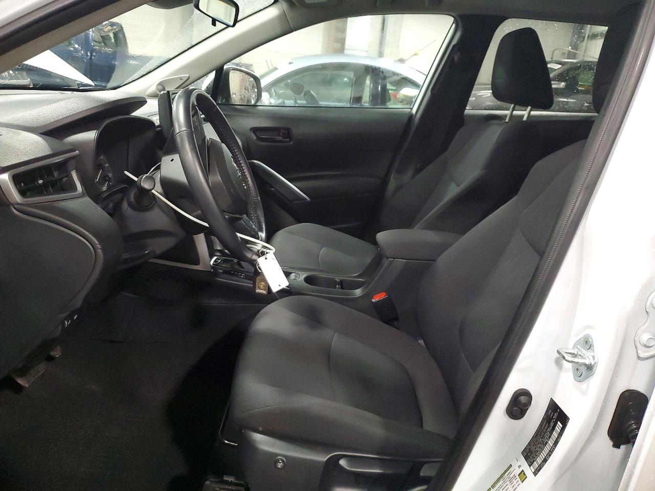 2023 TOYOTA COROLLA CROSS LE photo 7