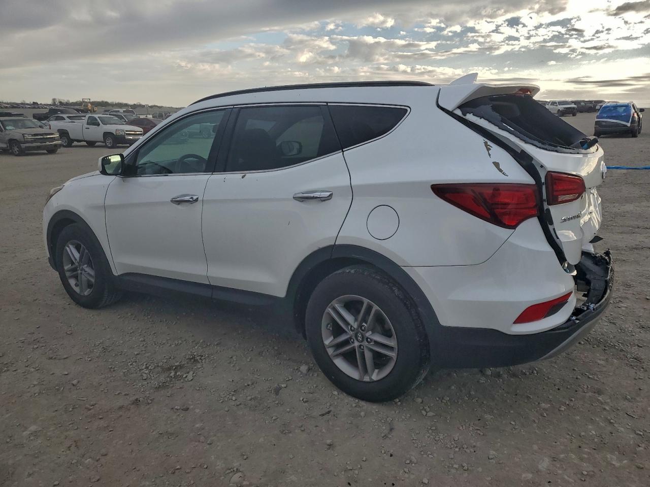 2017 HYUNDAI SANTA FE SPORT photo 2