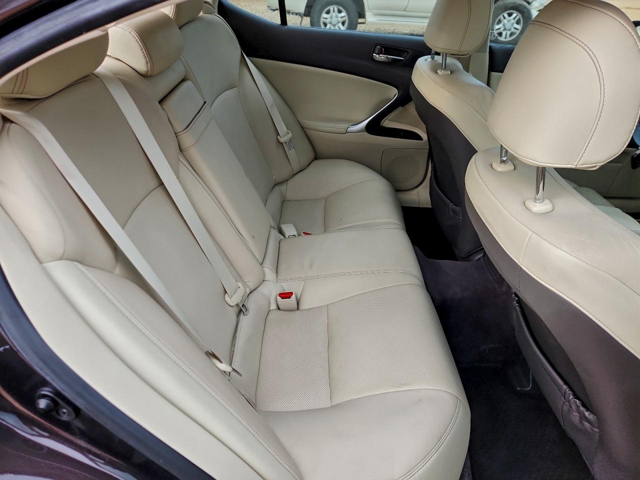2012 LEXUS IS 250 photo 10
