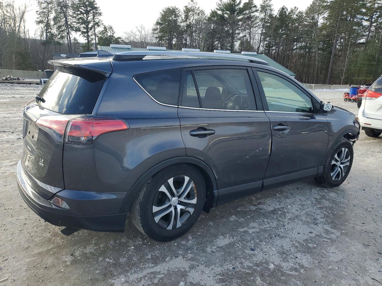 2018 TOYOTA RAV4 LE photo 3
