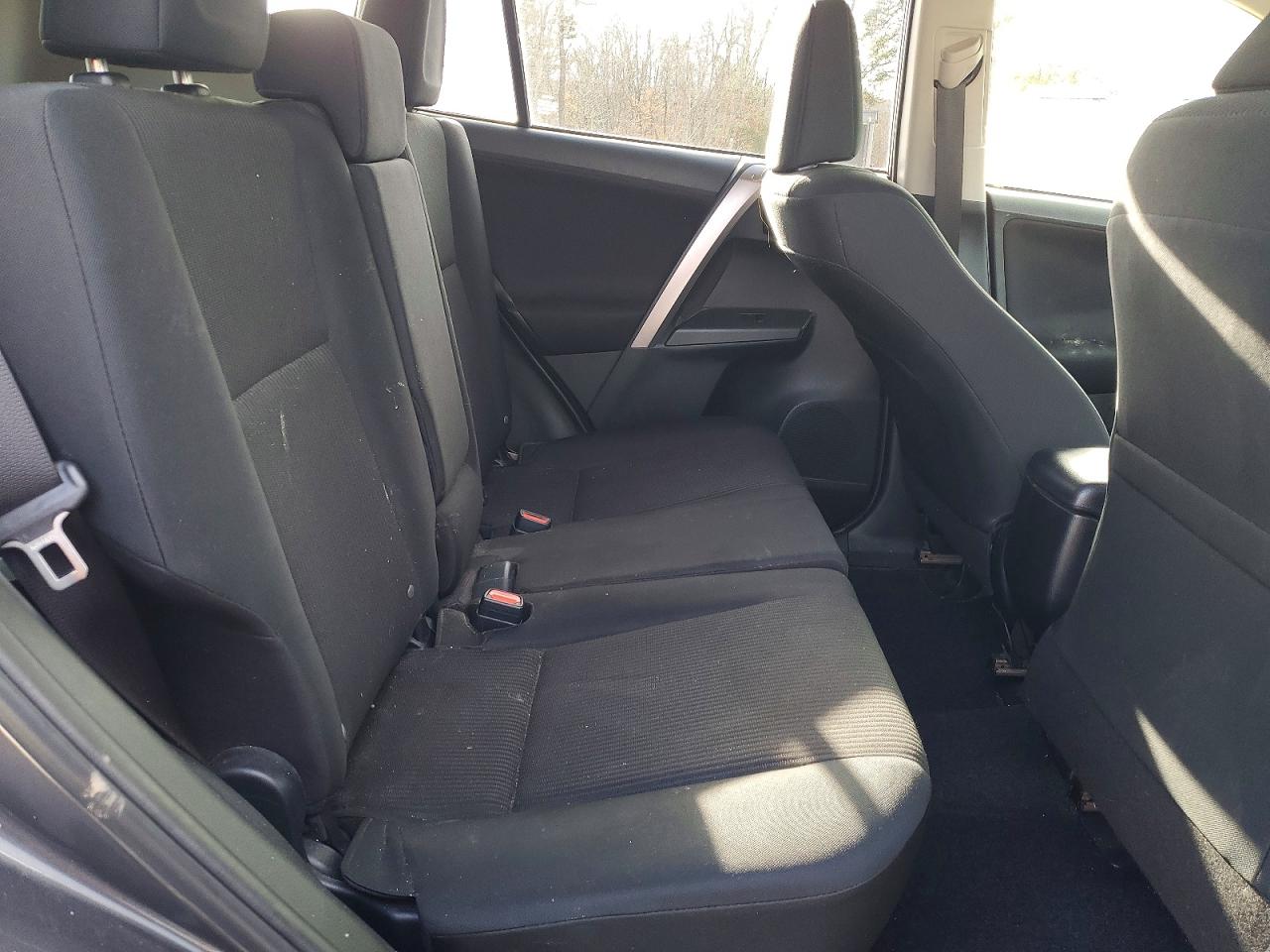 2018 TOYOTA RAV4 LE photo 11
