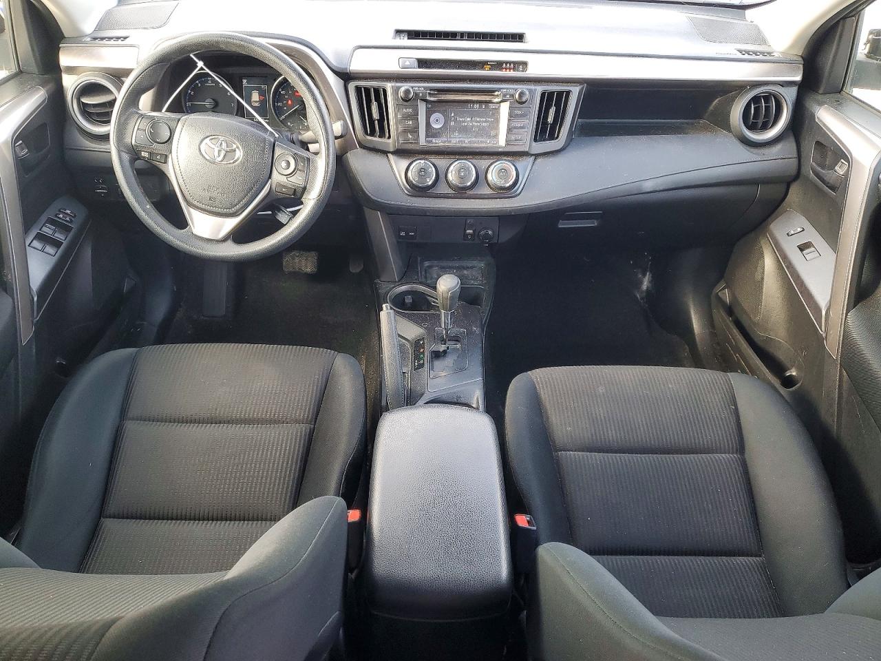 2018 TOYOTA RAV4 LE photo 8