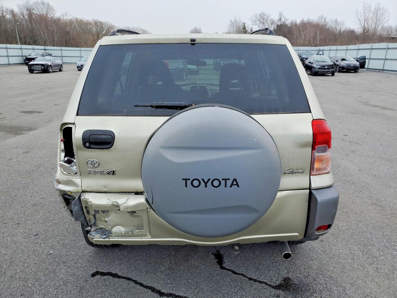 2002 TOYOTA RAV4 BASE photo 16