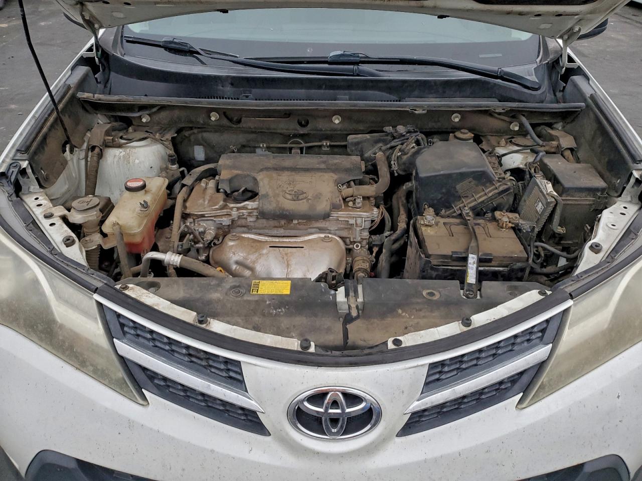 2014 TOYOTA RAV4 LE photo 12