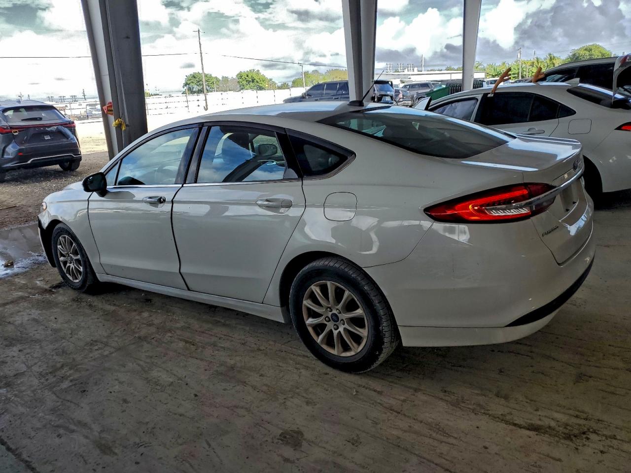 2018 FORD FUSION S photo 3
