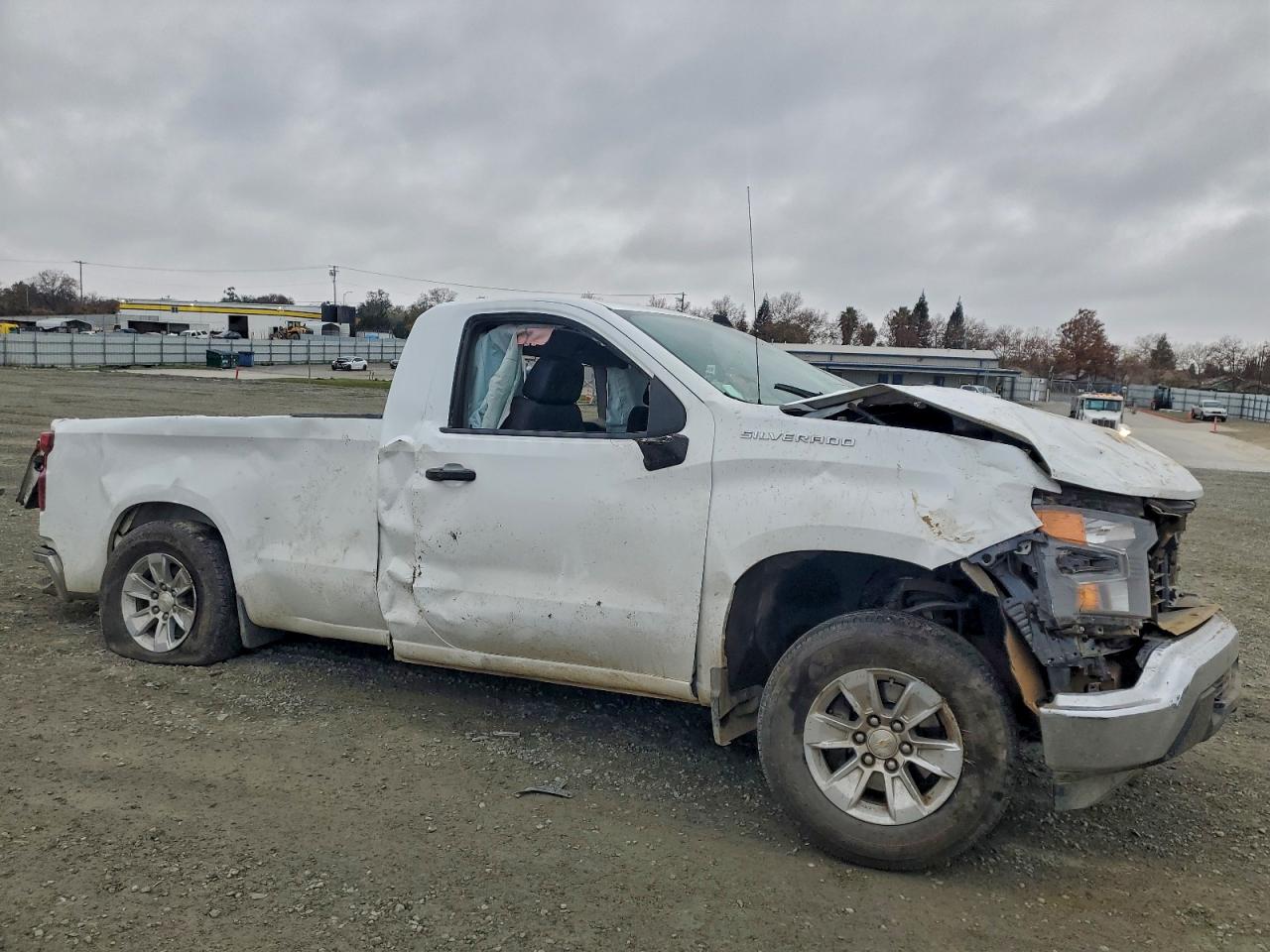 2024 CHEVROLET SILVERADO C1500 photo 4