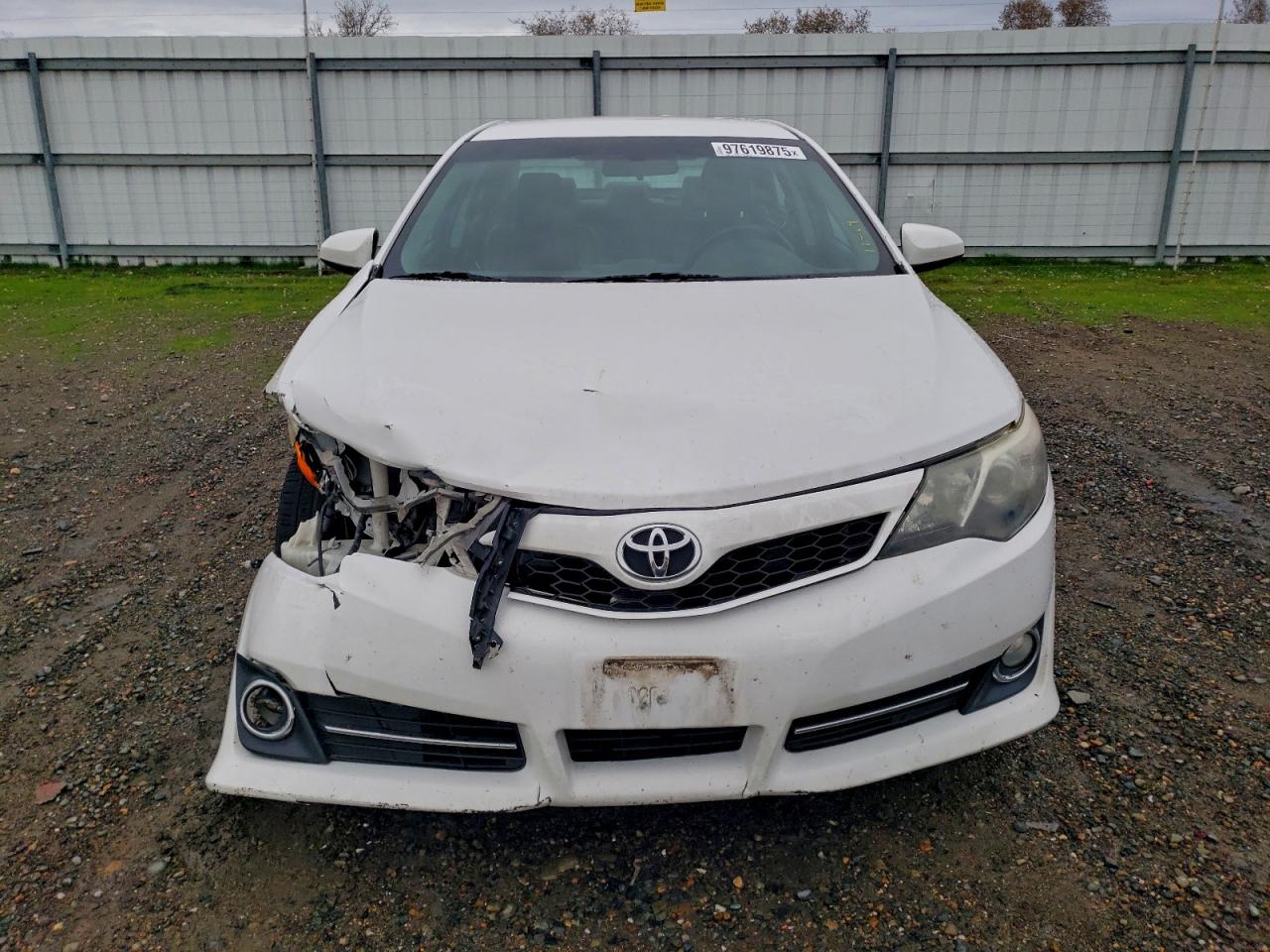 2013 TOYOTA CAMRY photo 5