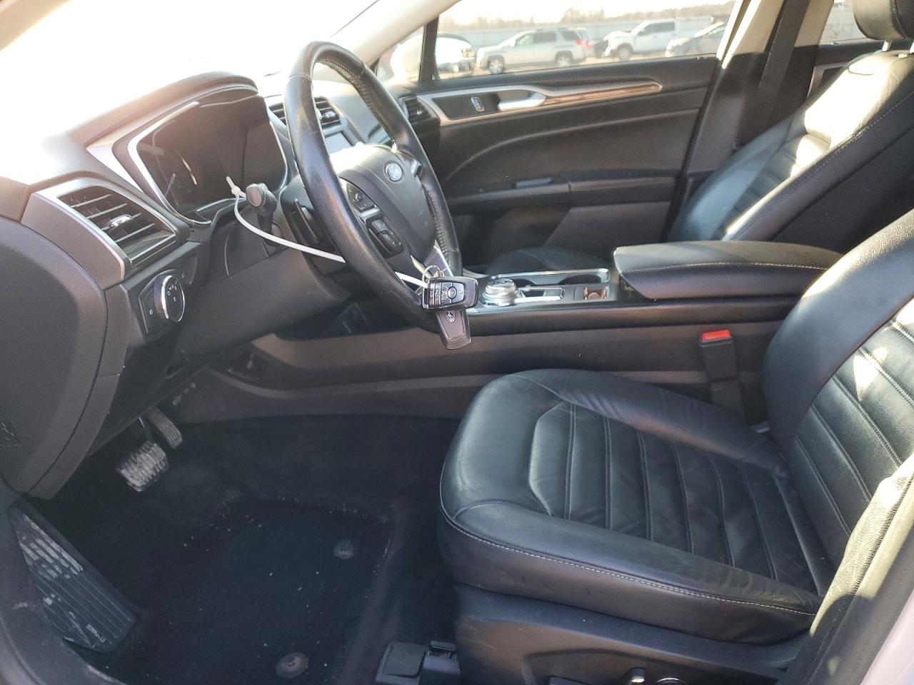 2017 FORD FUSION SE photo 13