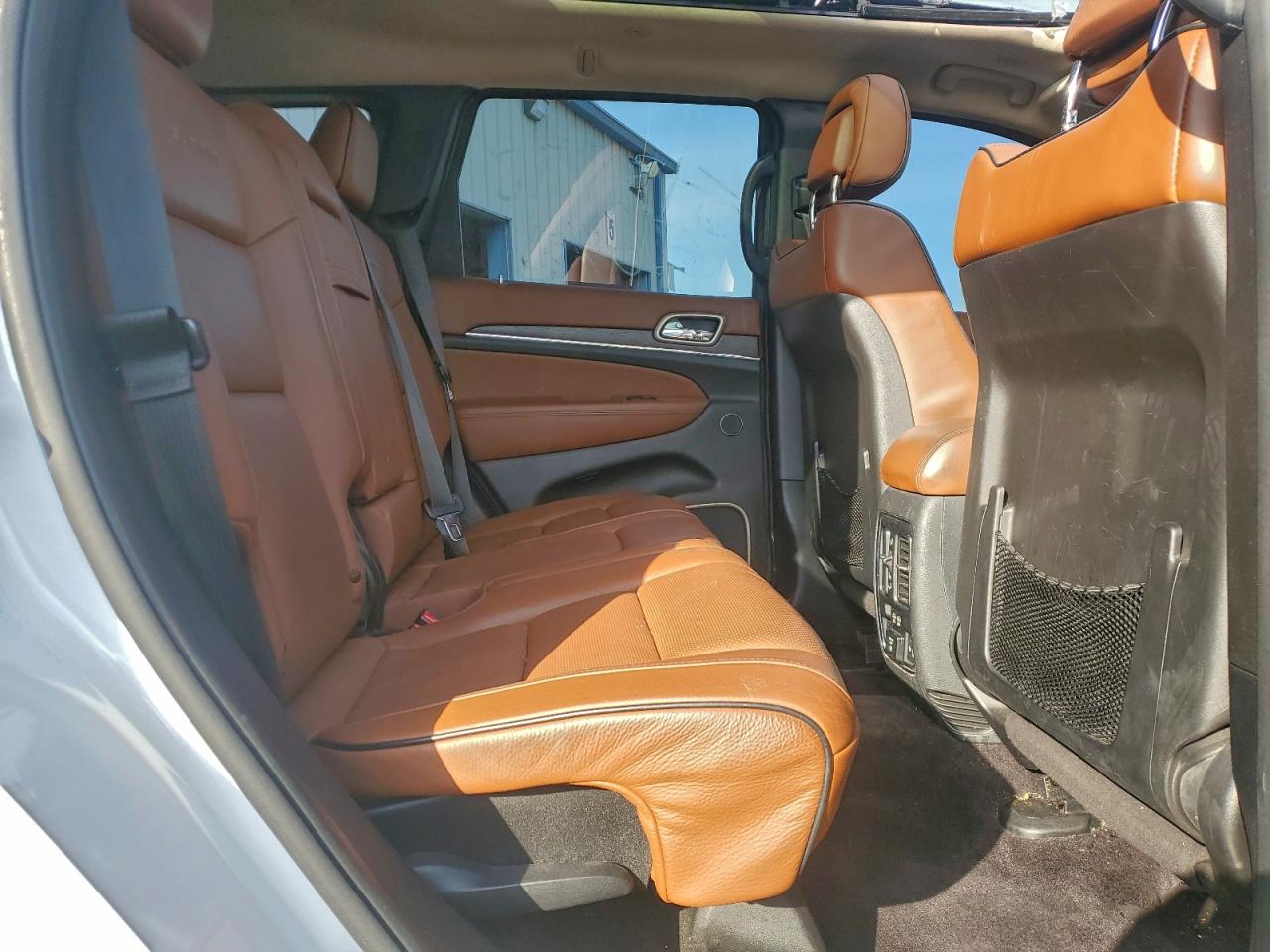 2016 JEEP GRAND CHEROKEE SUMMIT photo 11