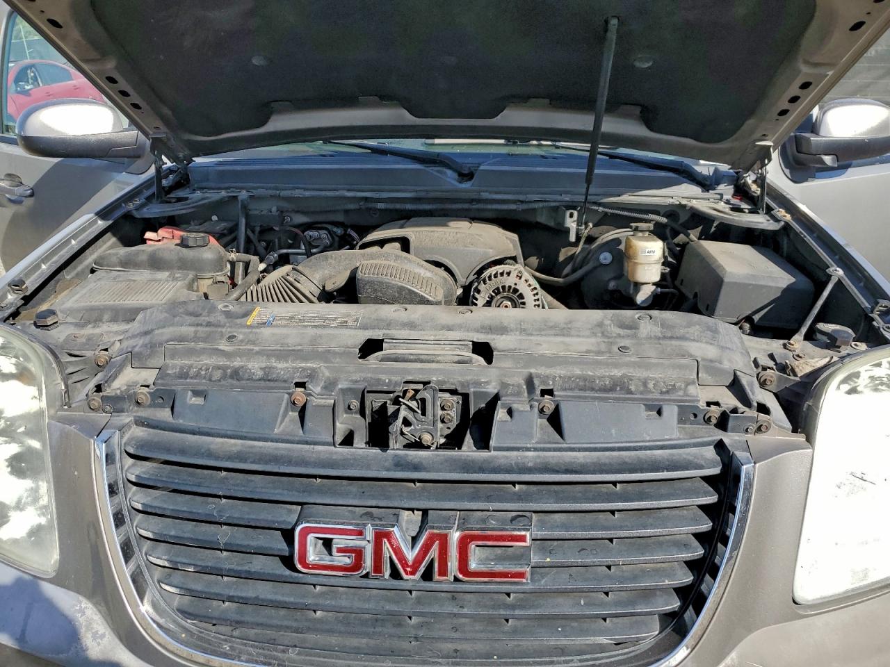 2009 GMC YUKON XL C1500 SLE photo 12