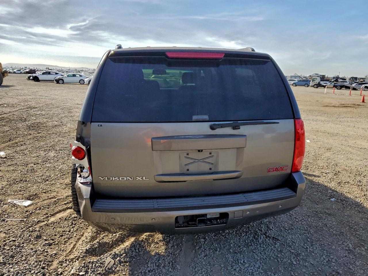 2009 GMC YUKON XL C1500 SLE photo 6
