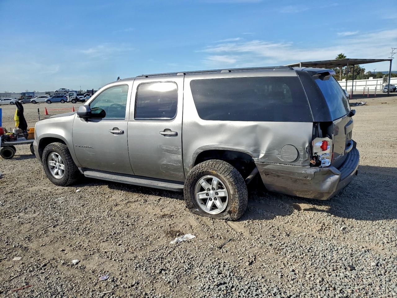 2009 GMC YUKON XL C1500 SLE photo 2