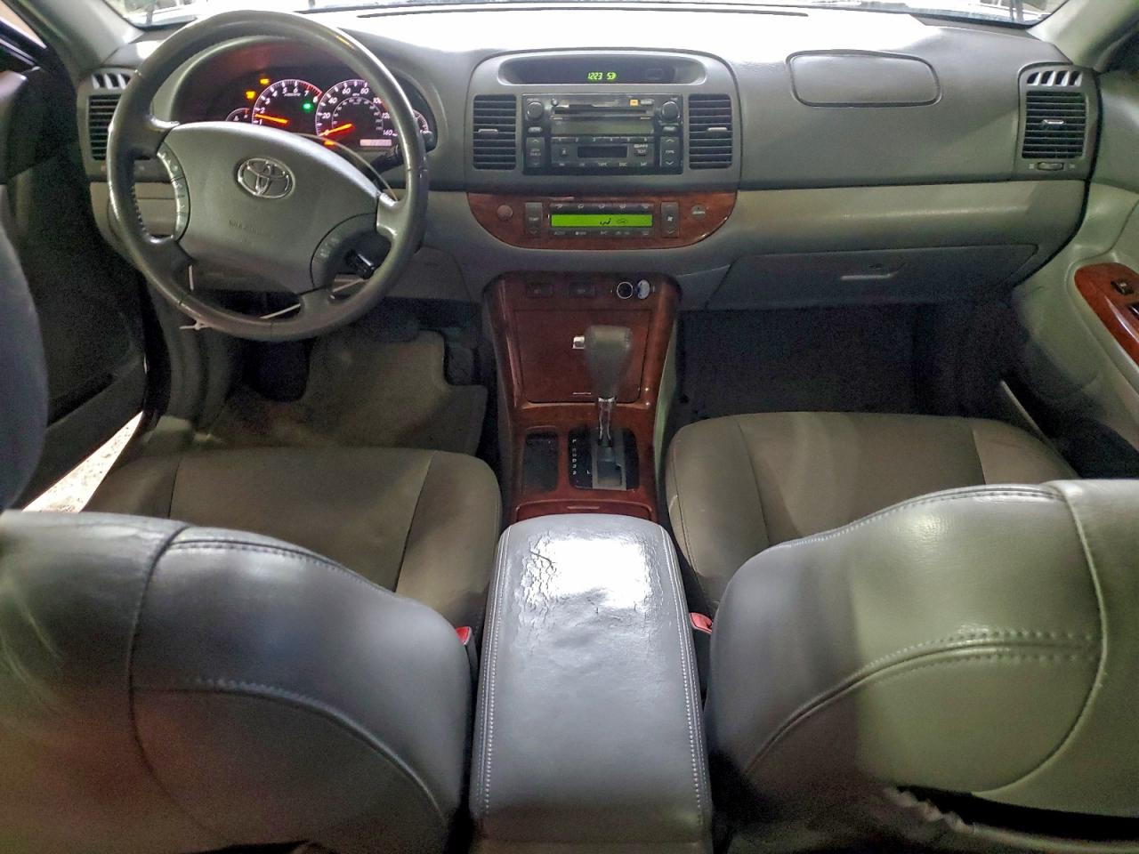 2005 TOYOTA CAMRY LE photo 8