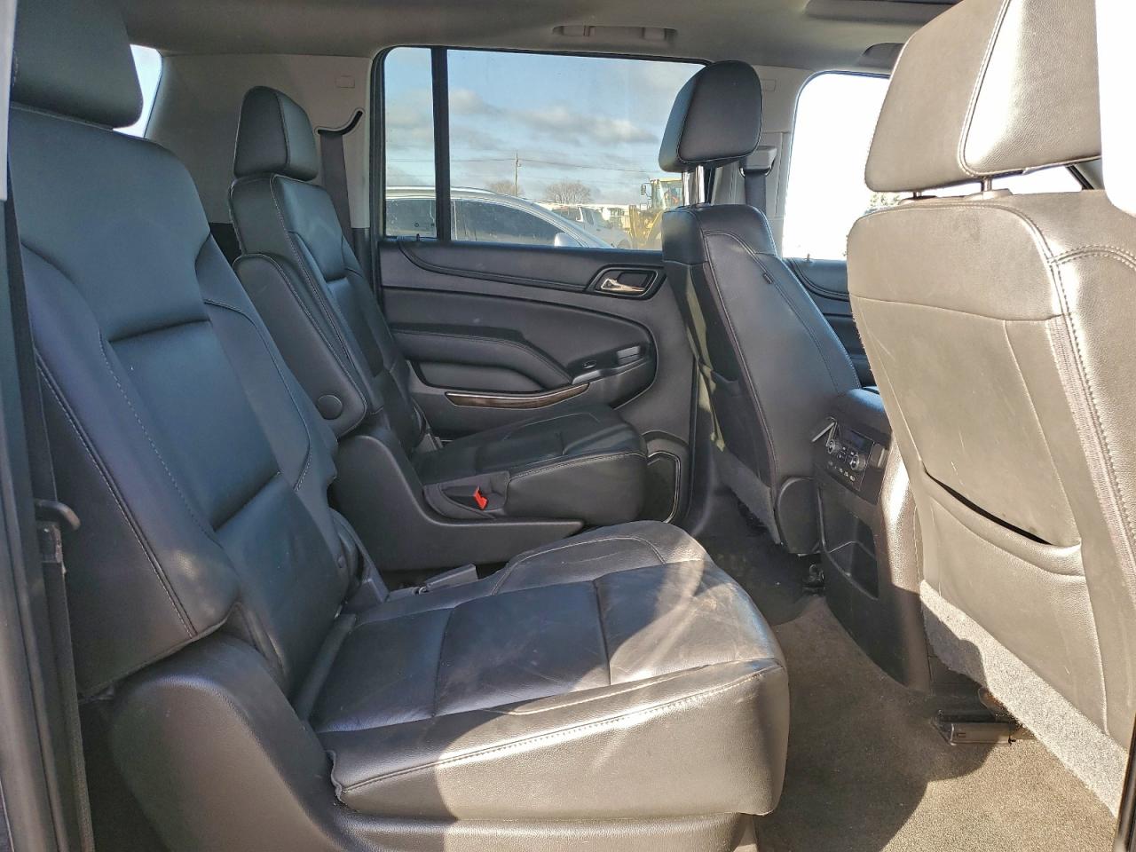 2018 CHEVROLET SUBURBAN K1500 LT photo 11