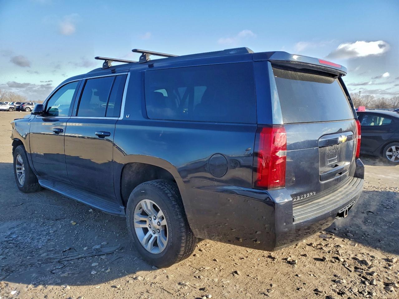2018 CHEVROLET SUBURBAN K1500 LT photo 2