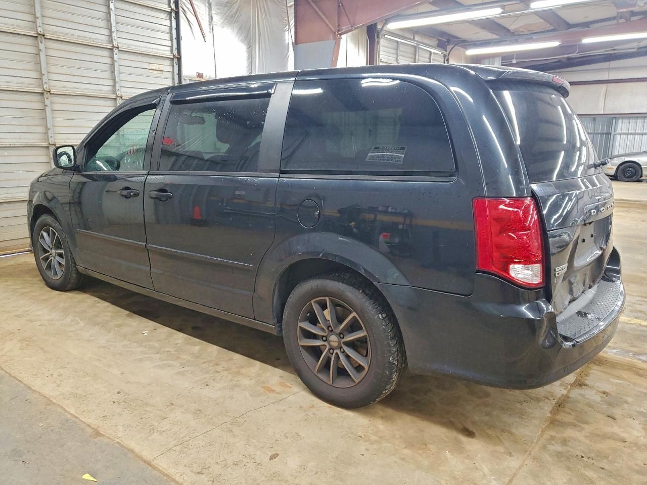 2015 DODGE GRAND CARAVAN SE photo 2