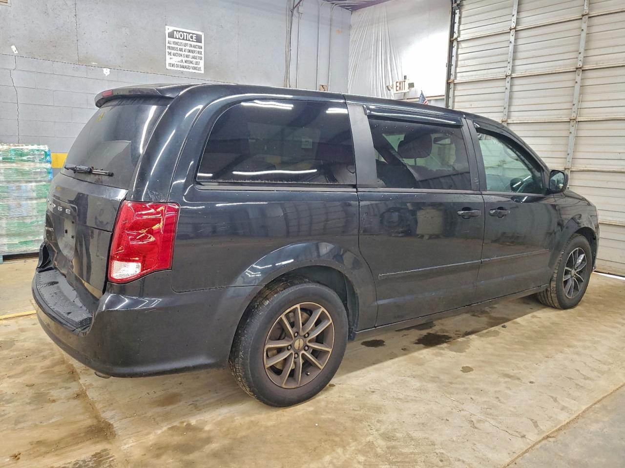 2015 DODGE GRAND CARAVAN SE photo 3